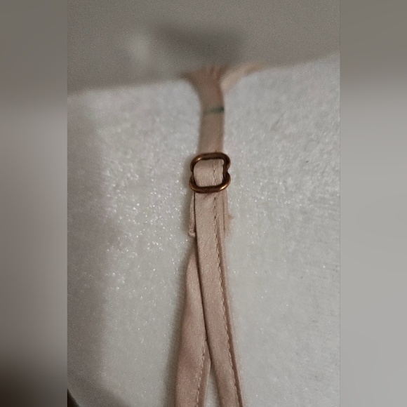 VICTORIA'S SECRET Rose Gold plisse cropped cami. Size Small - Picture 7 of 8